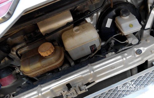 汽车水箱能加装多少水 汽车水箱能加装多少水