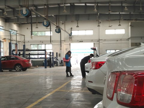 开个汽车修理厂多少钱 开个汽车修理厂多少钱