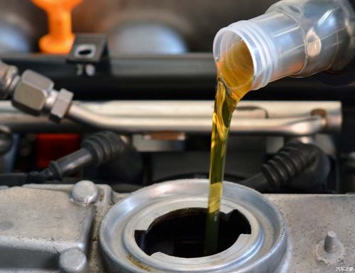 一般汽车加多少机油 一般汽车加多少机油