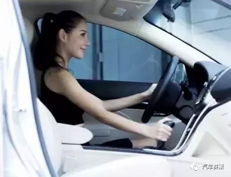 汽车起步要踩多少刹车 汽车起步要踩多少刹车