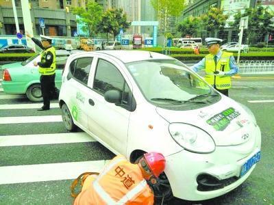 汽车事故报警电话多少 汽车事故报警电话多少