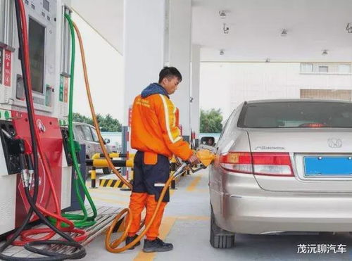 汽车加油加多少钱 汽车加油加多少钱
