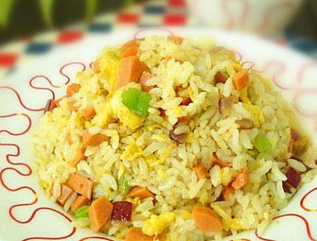 小伙卖炒饭净赚50万:真收入 不怕打假 小伙卖炒饭净赚50万:真收入 不怕打假