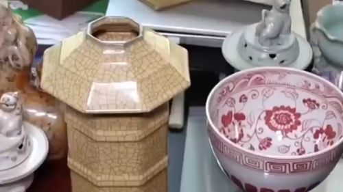 老人上百万买藏品 最值钱的一件10元 老人上百万买藏品 最值钱的一件10元