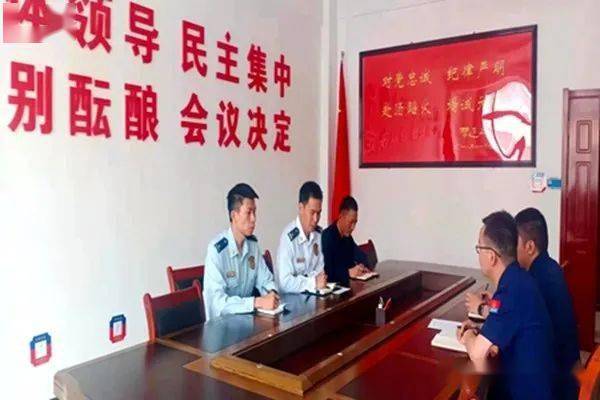 中国救援队抵缅甸席地而睡 中国救援队抵缅甸席地而睡