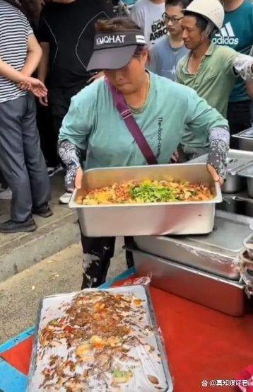 10元盒饭姐喊话浪费顾客一辈子别来 10元盒饭姐喊话浪费顾客一辈子别来