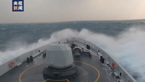 现场感受海军舰艇围岛进逼压迫感 现场感受海军舰艇围岛进逼压迫感