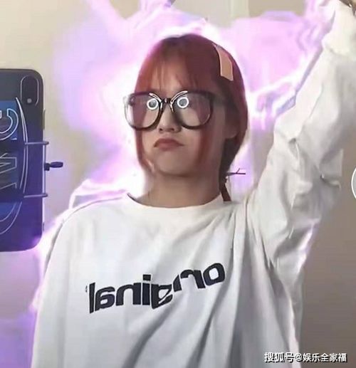 千万粉丝女网红刀小刀被带走调查 千万粉丝女网红刀小刀被带走调查