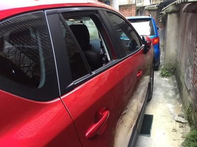 更换汽车玻璃多少钱 更换汽车玻璃多少钱