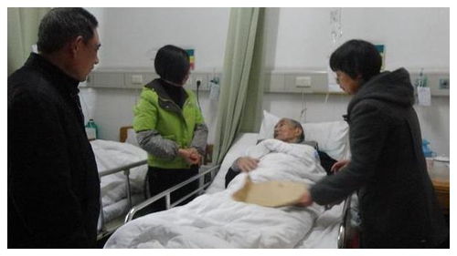 父亲住院仨儿子都从上海回来照顾 父亲住院仨儿子都从上海回来照顾