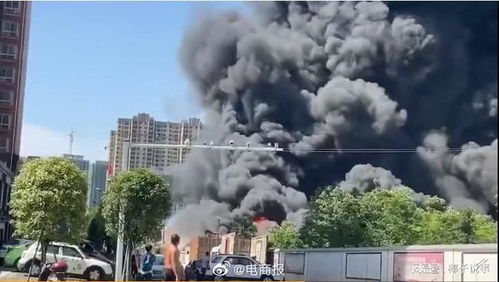 小米回应SU7撞人致2死后起火焚毁 小米回应SU7撞人致2死后起火焚毁