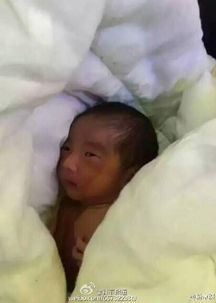 女婴饿成皮包骨 父亲否认虐待 女婴饿成皮包骨 父亲否认虐待