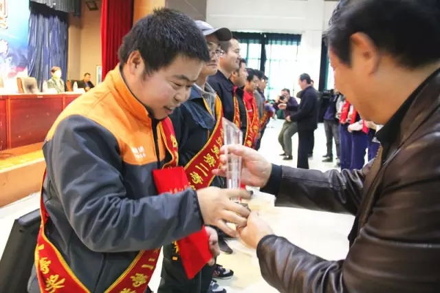 贪8亿!新疆原副书记李鹏新获死缓 贪8亿!新疆原副书记李鹏新获死缓