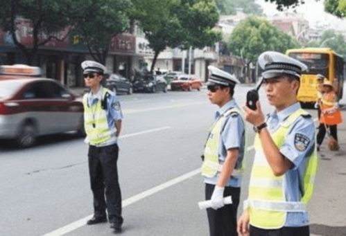 高考被顶替的5旬辅警错过母亲下葬 高考被顶替的5旬辅警错过母亲下葬
