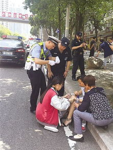 高考被顶替的5旬辅警错过母亲下葬 高考被顶替的5旬辅警错过母亲下葬