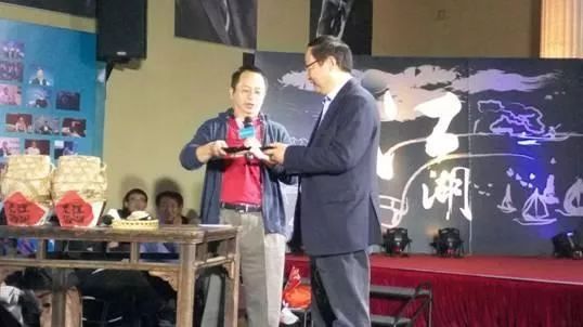 投喂周鸿祎被指过火 卤鹅哥道歉 投喂周鸿祎被指过火 卤鹅哥道歉