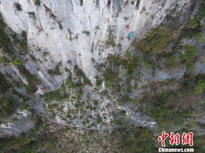 景区推出\海拔1600米悬崖睡床\