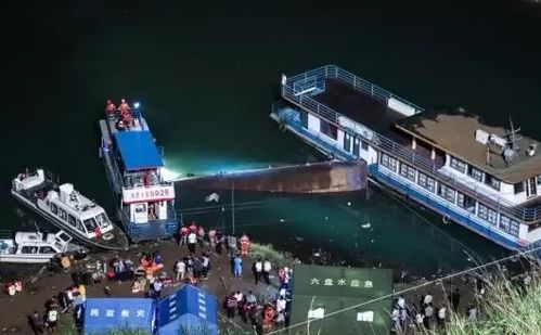 贵州游船侧翻已致3死 14人正搜救 贵州游船侧翻已致3死 14人正搜救