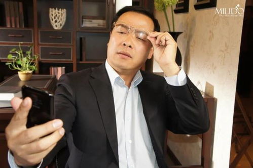 蔡磊用眼控仪和儿子交流围棋水平 蔡磊用眼控仪和儿子交流围棋水平