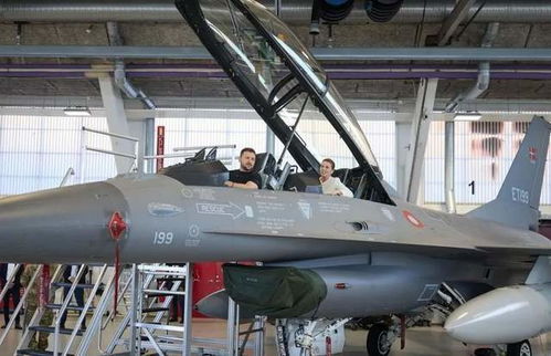 乌军F-16突然坠毁 细节曝光(乌军F-16战斗机突然坠毁,细节曝光) 乌军F-16突然坠毁 细节曝光(乌军F-16战斗机突然坠毁,细节曝光)
