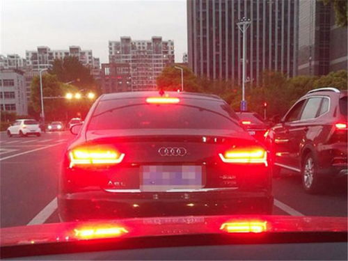 汽车尾灯改装一个多少钱(汽车尾灯改装费用解析，多少钱才能实现个性化定制？