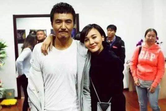 李亚鹏老婆：分居很久 但没有离婚(李亚鹏老婆，分居很久，但没有离婚)