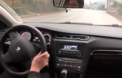 汽车上加玻璃水加多少(汽车上加玻璃水,适量添加,安全行驶) 汽车上加玻璃水加多少(汽车上加玻璃水,适量添加,安全行驶)