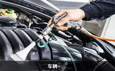 汽车保险杠漏油多少钱(汽车保险杠漏油维修费用解析,多少钱能解决问题? 汽车保险杠漏油多少钱(汽车保险杠漏油维修费用解析,多少钱能解决问题?