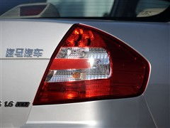 汽车后面的灯亮吗多少钱(汽车尾灯亮度升级,成本与选择的重要性) 汽车后面的灯亮吗多少钱(汽车尾灯亮度升级,成本与选择的重要性)