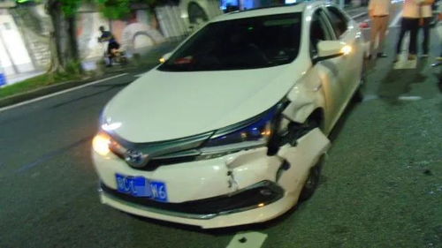 汽车车门被撞裂多少钱(汽车车门被撞裂,修复费用及应对方案) 汽车车门被撞裂多少钱(汽车车门被撞裂,修复费用及应对方案)