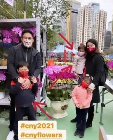 网友在上海逛街偶遇霍启刚郭晶晶(网友偶遇霍启刚与郭晶晶在上海逛街,星光下的惊喜邂逅) 网友在上海逛街偶遇霍启刚郭晶晶(网友偶遇霍启刚与郭晶晶在上海逛街,星光下的惊喜邂逅)