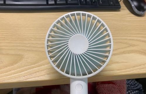 睡觉时开风扇比空调更健康?辟谣(睡觉时开风扇比空调更健康?辟谣与解析) 睡觉时开风扇比空调更健康?辟谣(睡觉时开风扇比空调更健康?辟谣与解析)