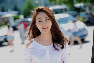 张凯丽女儿张可盈回应节目里爆哭(张凯丽女儿张可盈回应节目里爆哭，真实情感的流露)