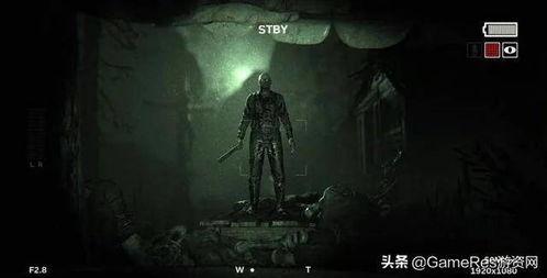 恐怖游戏安全屋游戏攻略 VS 游戏《萤火突击》的游戏攻略